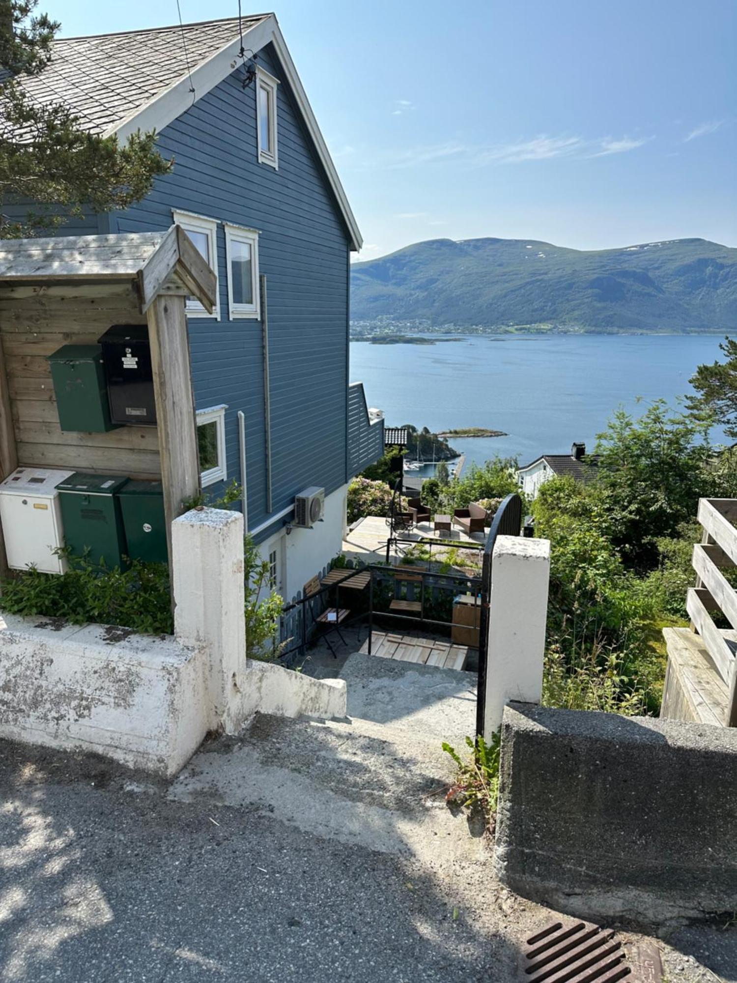 Great Place With View To The Mountains And Fjord Ålesund Zewnętrze zdjęcie